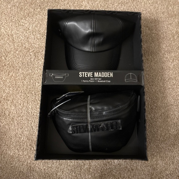 NWT Steve Madden 2-Piece Gift Set - Fanny Pack & Baseball Cap (Black) - Picture 11 of 11